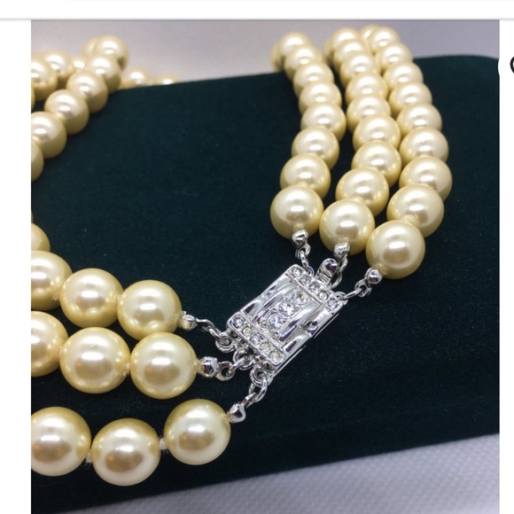 Three Strand Pearl Necklace - Picture 4 of 6